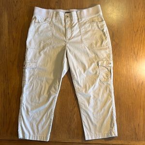 Lee 16W relaxed fit mid rise cargo-style pant, Capri